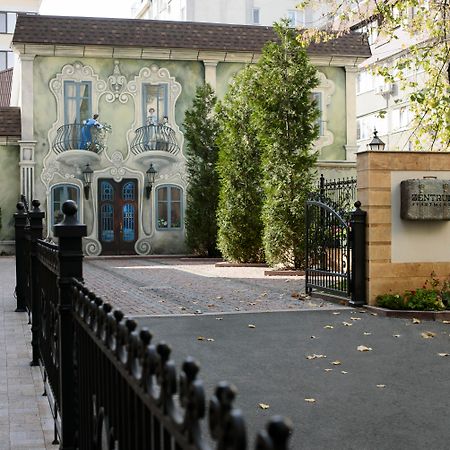 Zentrum Hotel Chisinau Bagian luar foto