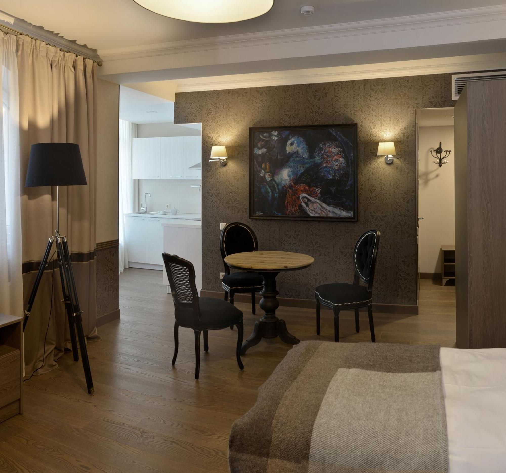 Zentrum Hotel Chisinau Bagian luar foto