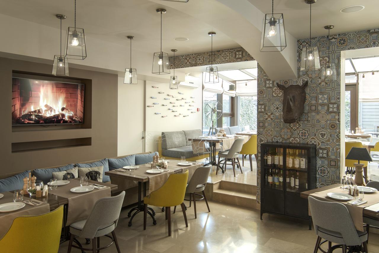 Zentrum Hotel Chisinau Bagian luar foto