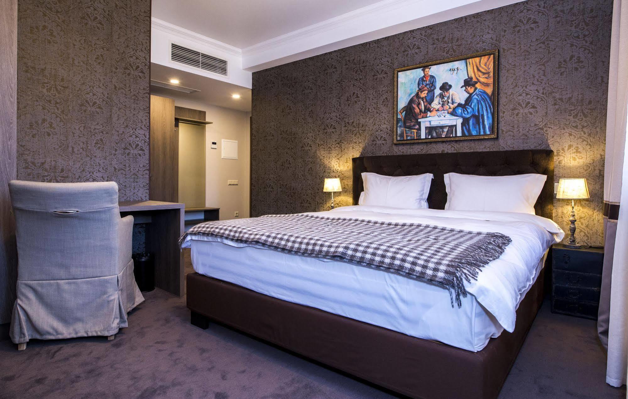 Zentrum Hotel Chisinau Bagian luar foto